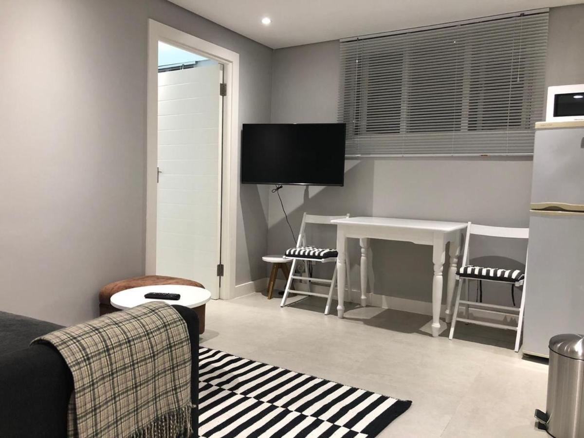 Апартаменты Private Bachelor Pad In Sea Point Кейптаун Экстерьер фото