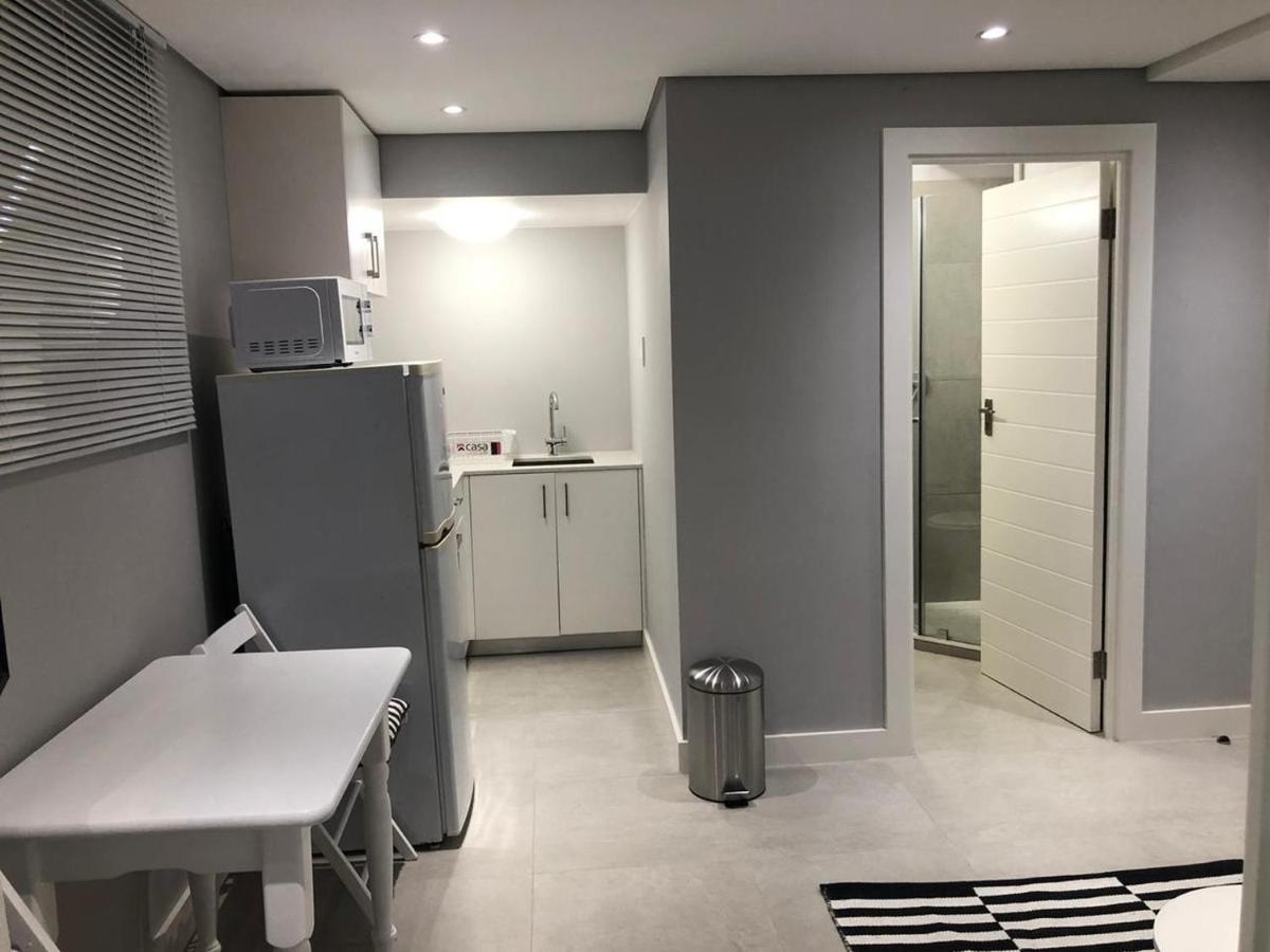 Апартаменты Private Bachelor Pad In Sea Point Кейптаун Экстерьер фото