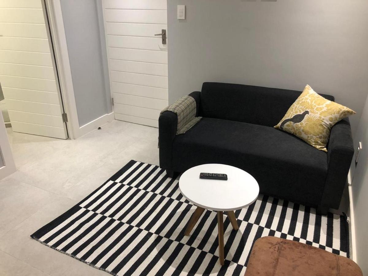 Апартаменты Private Bachelor Pad In Sea Point Кейптаун Экстерьер фото